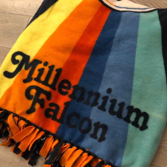 Millennium Falcon No Sew Blanket - Picture 5 of 5